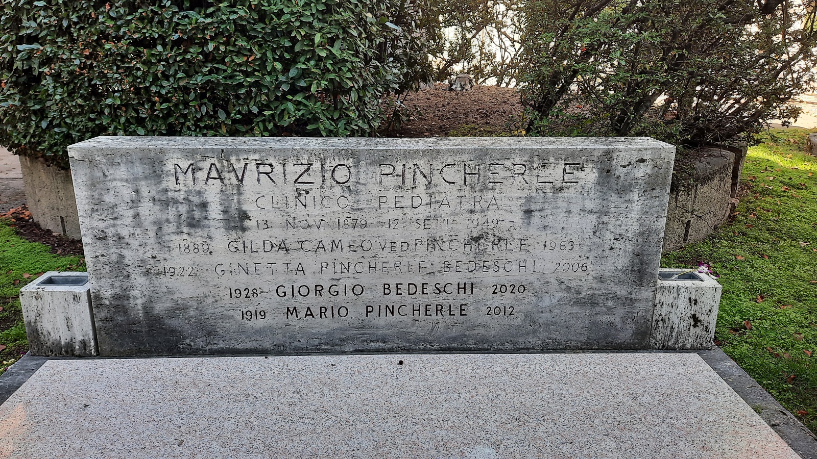 Maurizio Pincherle's tomb, Certosa Cemetery, Bologna -  (2).jpg